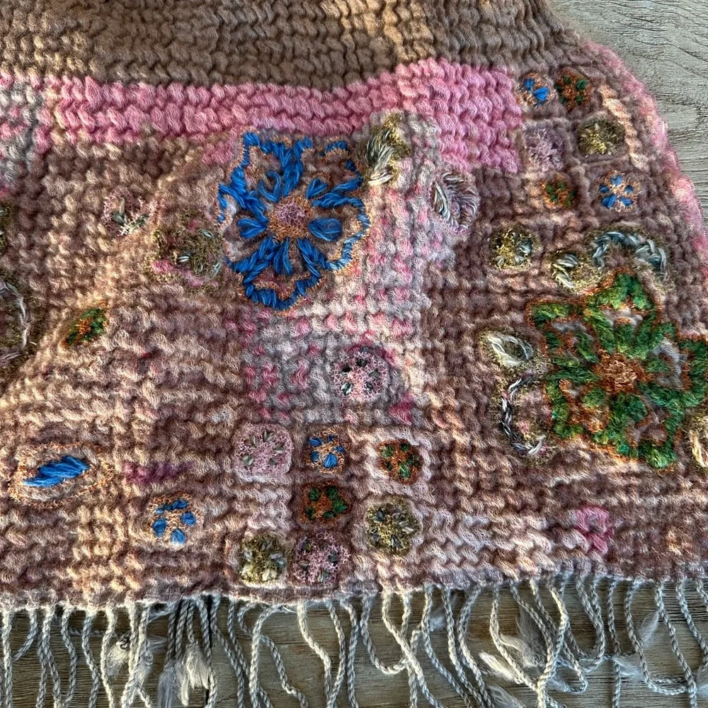 Vtg‎ wool crewel flower embellished Pulvermacher Designs NYC scarf